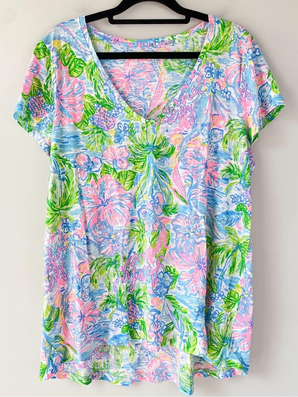 Lilly Pulitzer Womens Etta V Neck Tee M Lilly Loves Hawaii Floral Cotton Tropic